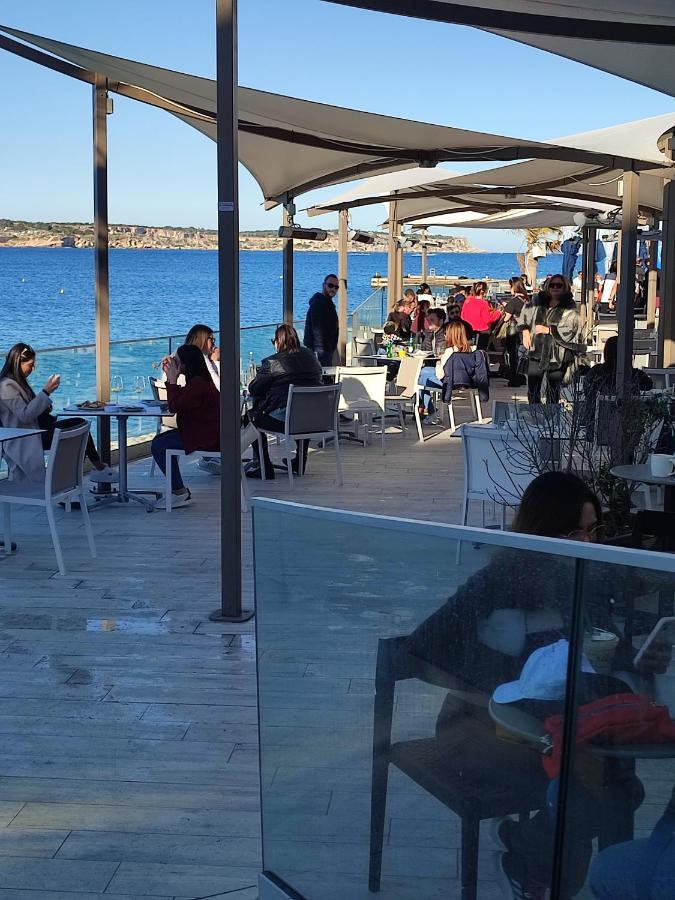 Apartamento Beachfront With Seaviews No56 Award Winner Unbeatable Location For Closeness To The Sea Ideal For Guests Looking For Winter Spring And Autumn Breaks In Sunny Malta Also Ideal For Coastal Hikers Mellieħa
