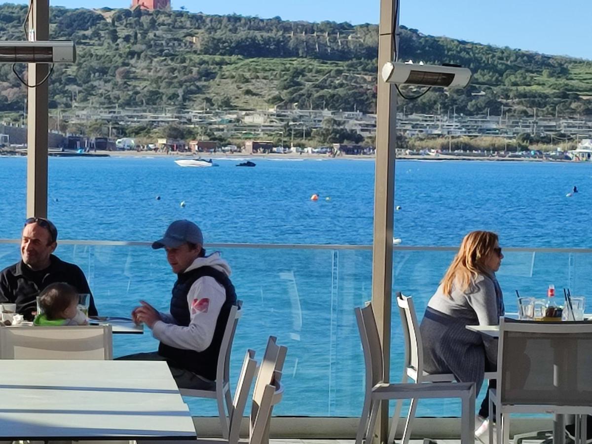 Apartamento Beachfront With Seaviews No56 Award Winner Unbeatable Location For Closeness To The Sea Ideal For Guests Looking For Winter Spring And Autumn Breaks In Sunny Malta Also Ideal For Coastal Hikers Mellieħa