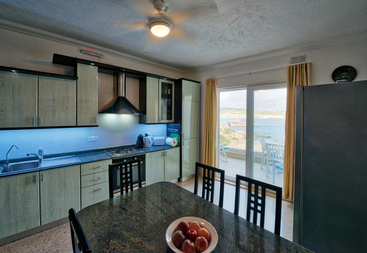 Beachfront With Seaviews No56 Award Winner Unbeatable Location For Closeness To The Sea Ideal For Guests Looking For Winter Spring And Autumn Breaks In Sunny Malta Also Ideal For Coastal Hikers Apartamento
