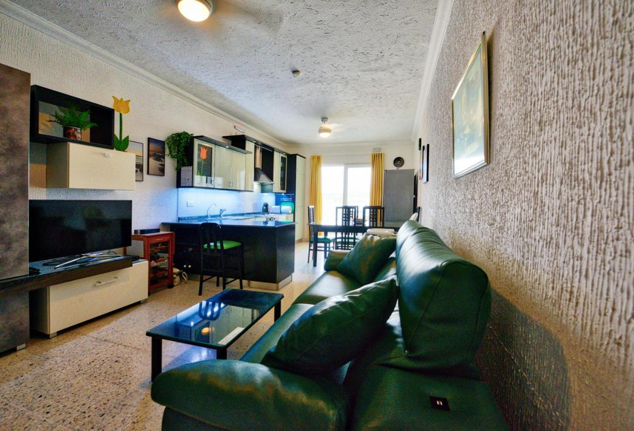 Beachfront With Seaviews No56 Award Winner Unbeatable Location For Closeness To The Sea Ideal For Guests Looking For Winter Spring And Autumn Breaks In Sunny Malta Also Ideal For Coastal Hikers Apartamento *