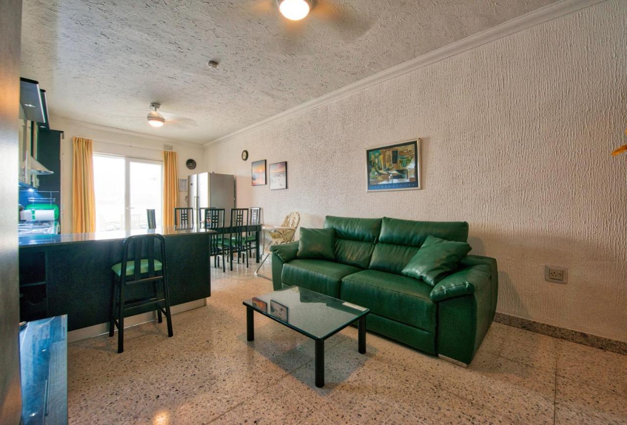 Beachfront With Seaviews No56 Award Winner Unbeatable Location For Closeness To The Sea Ideal For Guests Looking For Winter Spring And Autumn Breaks In Sunny Malta Also Ideal For Coastal Hikers Apartamento *