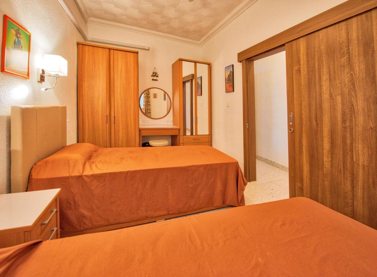 Apartamento Beachfront With Seaviews No56 Award Winner Unbeatable Location For Closeness To The Sea Ideal For Guests Looking For Winter Spring And Autumn Breaks In Sunny Malta Also Ideal For Coastal Hikers *