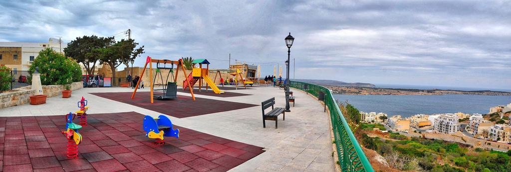 Apartamento Beachfront With Seaviews No56 Award Winner Unbeatable Location For Closeness To The Sea Ideal For Guests Looking For Winter Spring And Autumn Breaks In Sunny Malta Also Ideal For Coastal Hikers