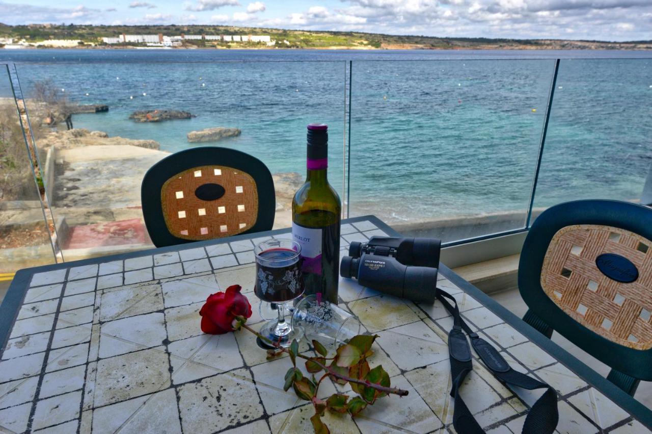 Apartamento Beachfront With Seaviews No56 Award Winner Unbeatable Location For Closeness To The Sea Ideal For Guests Looking For Winter Spring And Autumn Breaks In Sunny Malta Also Ideal For Coastal Hikers Mellieħa
